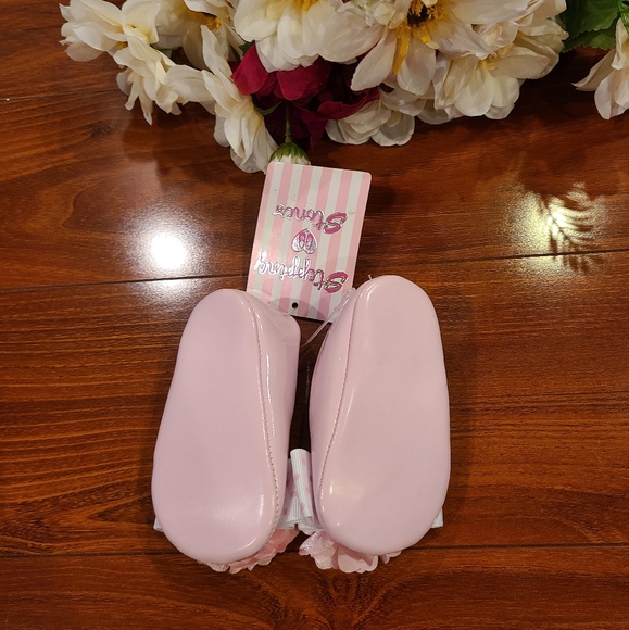 Infant 2 pairs of Baby Girld Soft Shoes - Picture 4 of 5